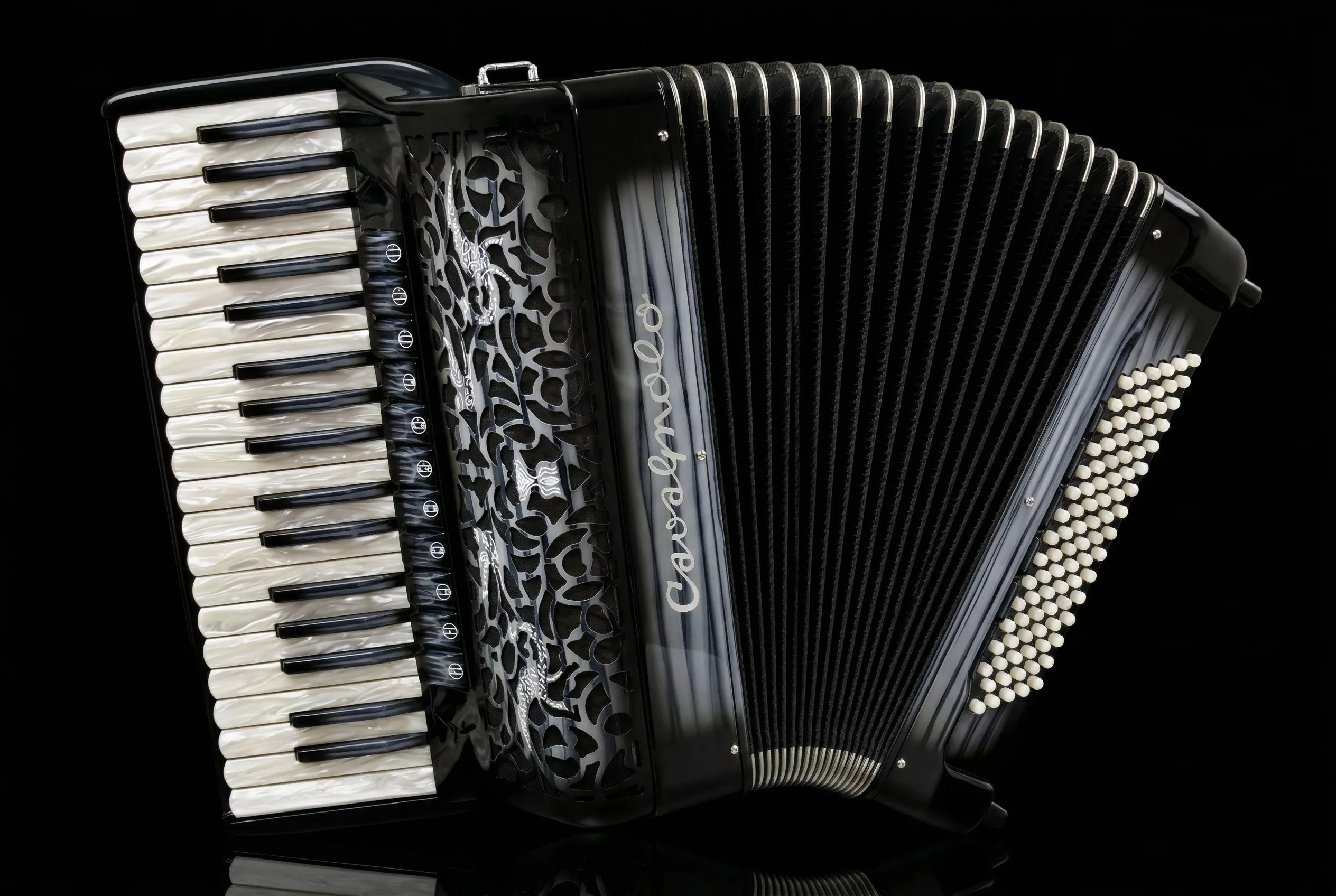 Accordéon acoustique piano Cavagnolo. Modèle Export Plus compact