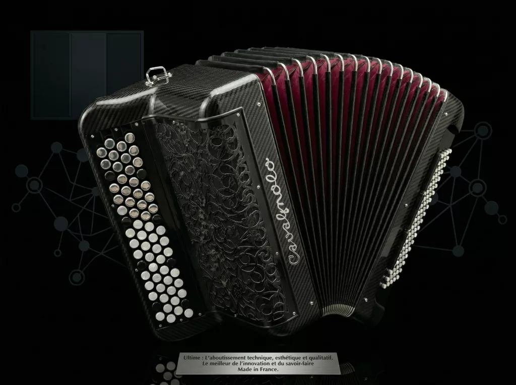 Accordéon Cavagnolo Ultime, caisse finition carbone brillant