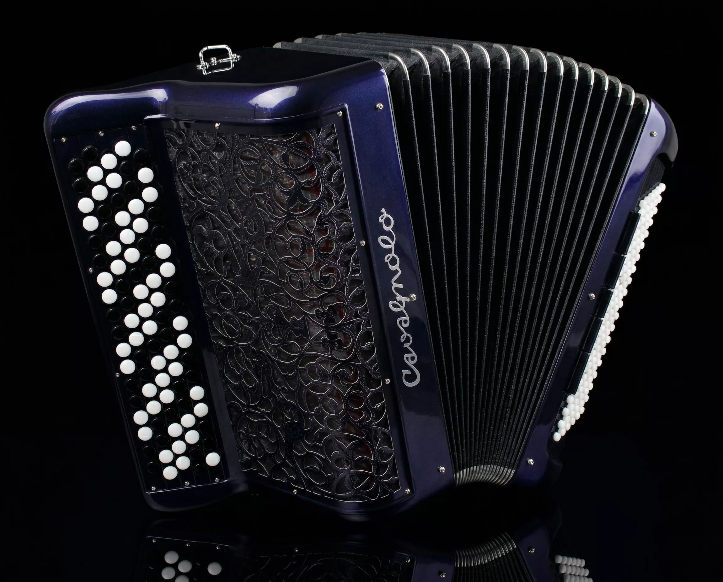 Accordéon acoustique Cavagnolo Vedette 10 Plus. Finition bleu GTR.