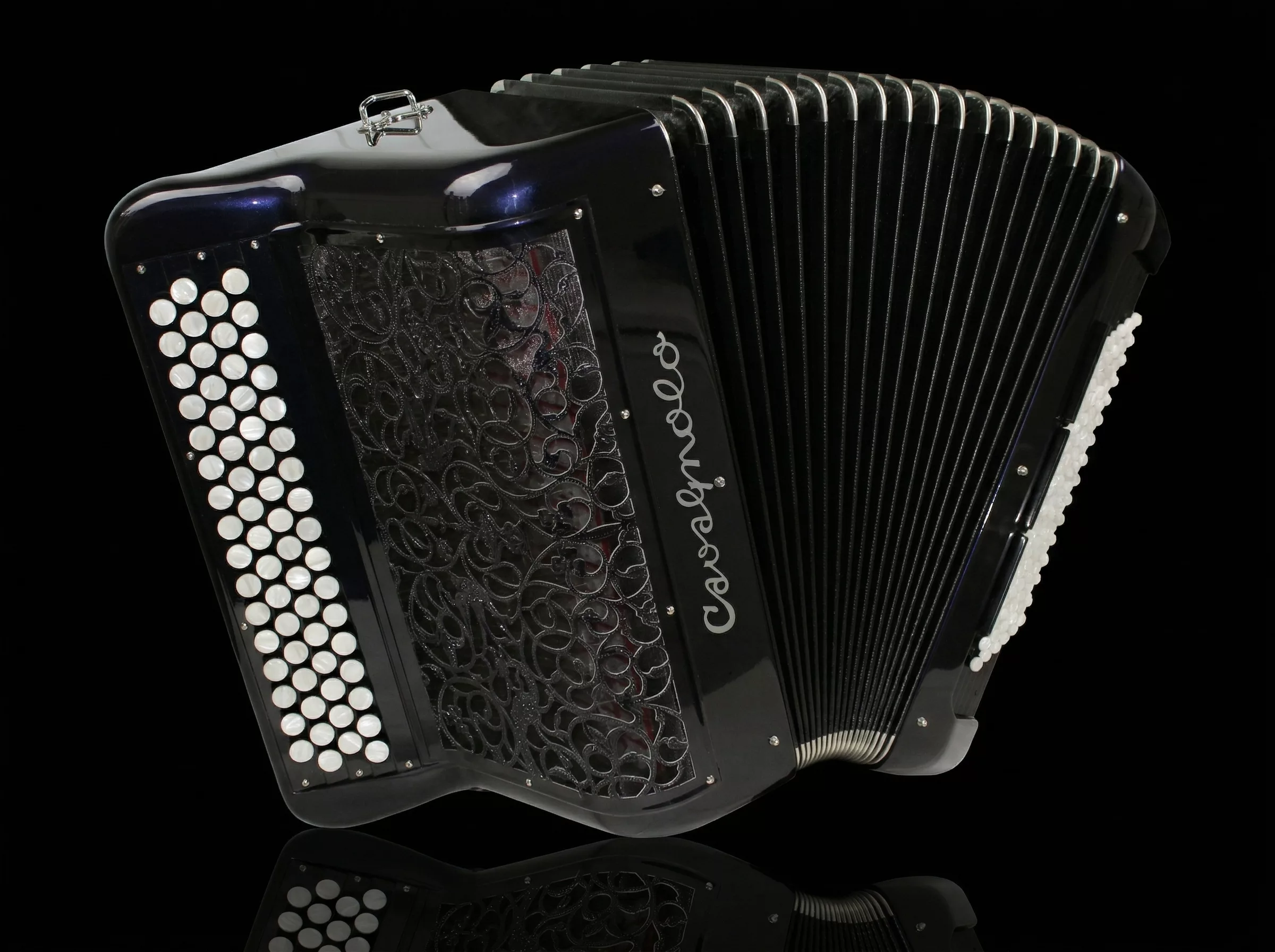 Accordéon acoustique Cavagnolo. Vedette 5, finition Bleu GTR