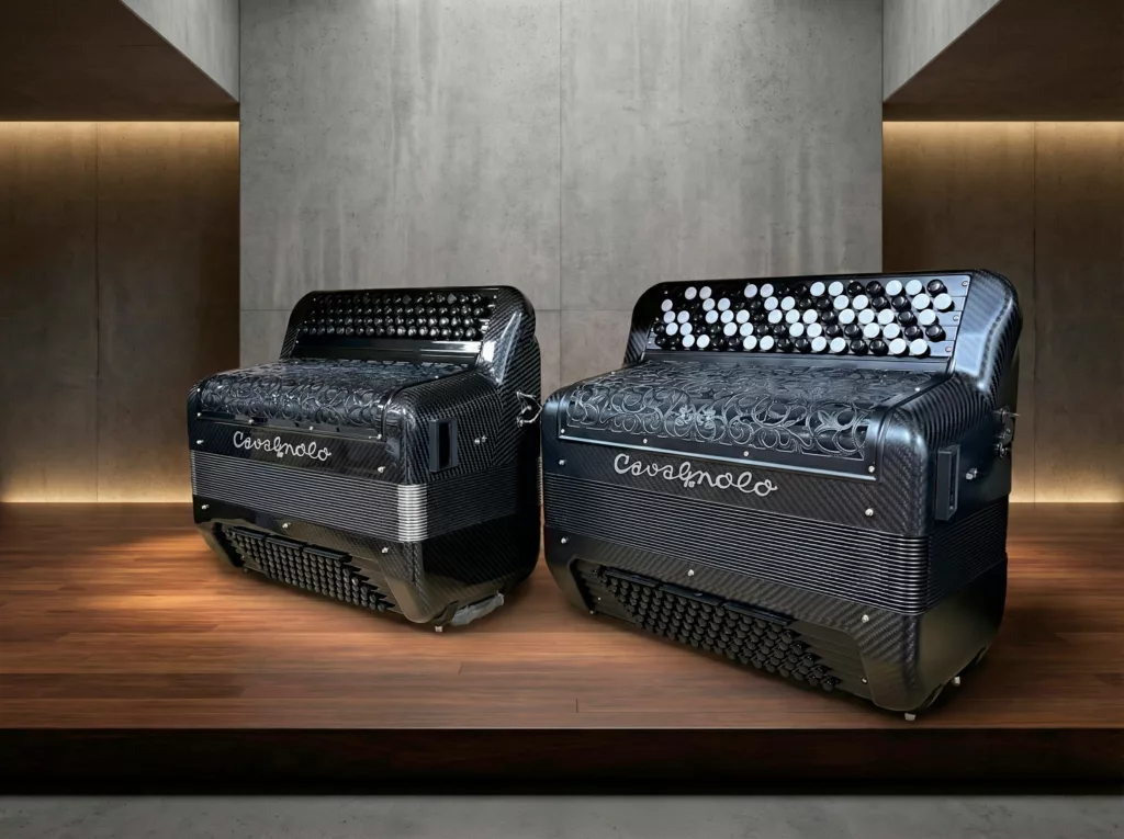 Accordéons Cavagnolo Digit AiR Millenium Ultime. Fintions carbone satiné et brillant