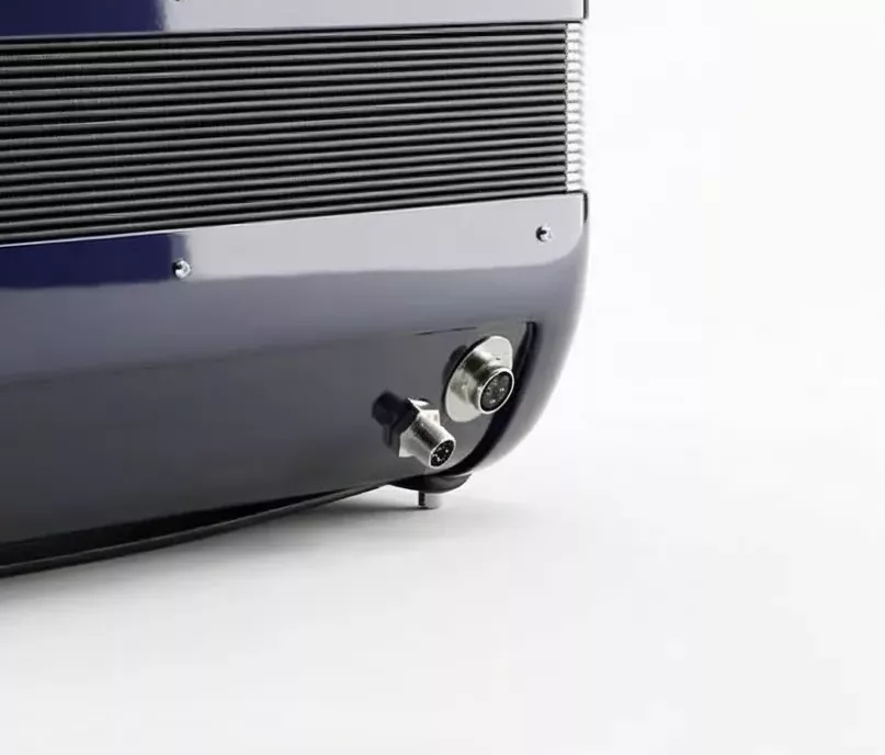 Connectiques MIDI s'un kit MIDI Essentiel Cavagnolo